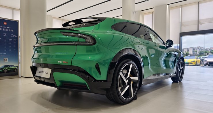 Новый электромобиль Xiaomi YU7