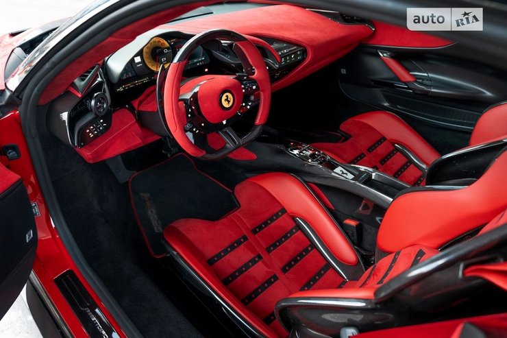 салон Ferrari SF90, Ferrari SF90 Stradale, суперкар Ferrari