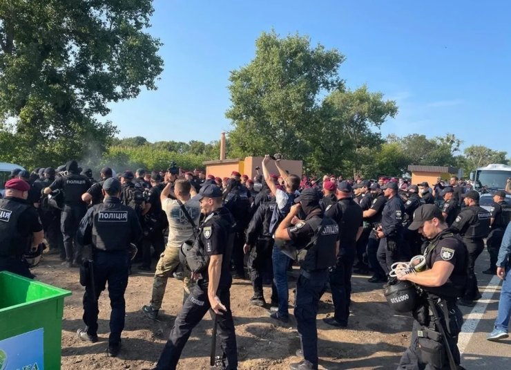 столкновения, Черкасская область, Владимир Зеленский