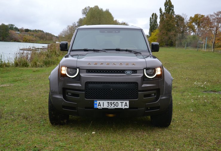 новый Land Rover Defender OCTA