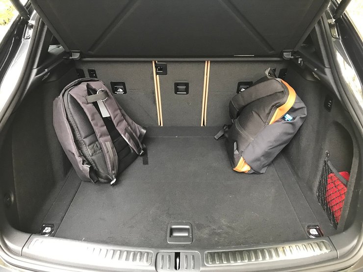 багажник Porsche Macan 2021, тест-драйв Польща, інтер'єр Порше Макан 2021