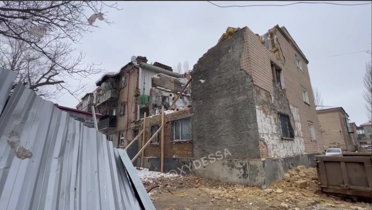 из-за обвала пострадали рабочие