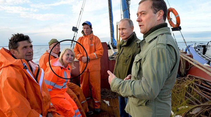 путин в окружении военных