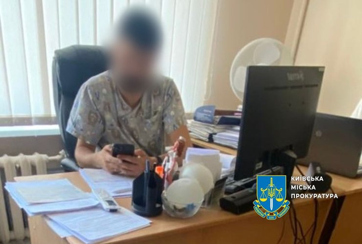 Подозрение объявлено 30-летнему пластическому хирургу одной из частных клиник столицы