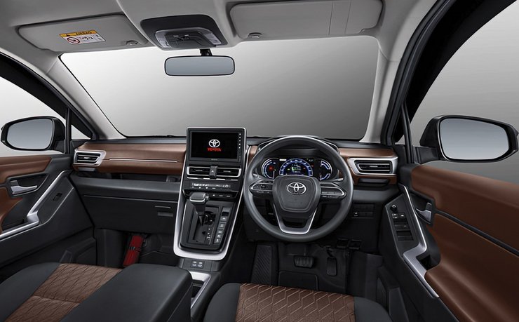 Toyota Innova, Toyota Innova 2023, новая Toyota Innova, Toyota Kijang Innova Zenix, минивэн Toyota