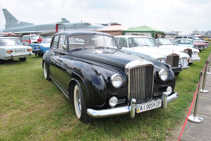 Bentley S2