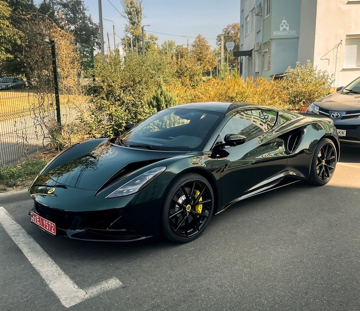 Lotus Emira, елітні авто, авто преміумкласу