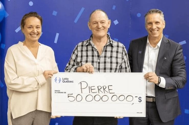 Лотерейний білет, переможець лотереї, виграв 50 млн доларів, пішов на роботу, продовжує працювати, не зрадів перемозі,