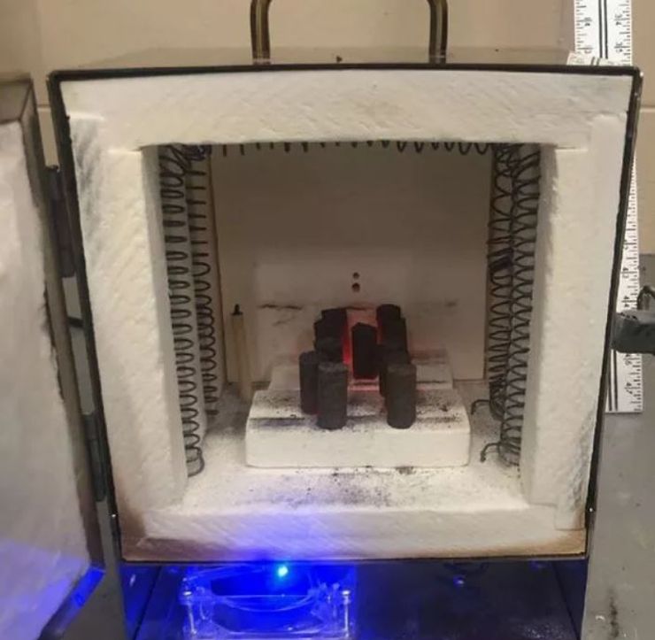 піч, місячна цегла