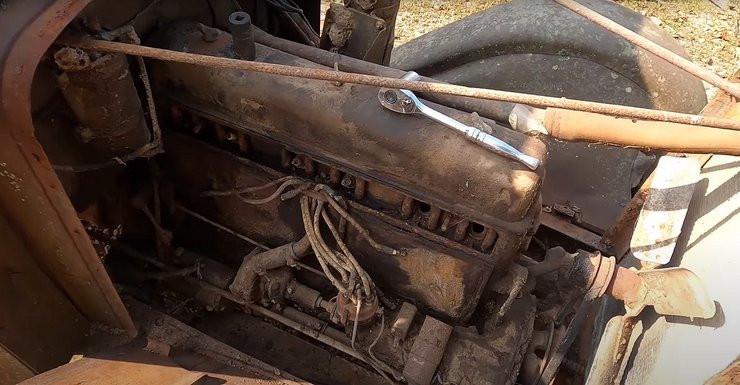 Ретро, ретро-авто, занедбані авто, GMC, вантажівки