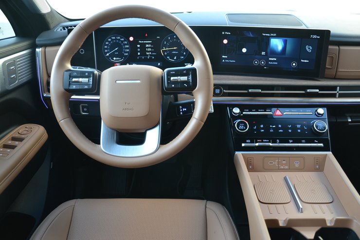 салон Hyundai Santa Fe 2025