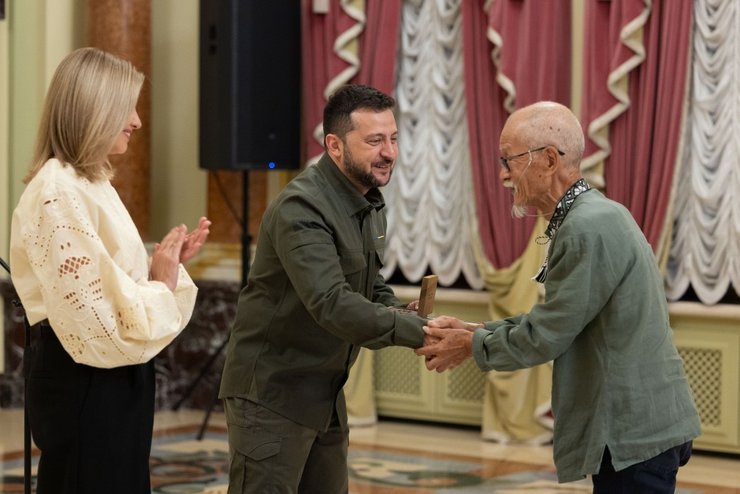 Фуминори Цучико и Владимир Зеленский