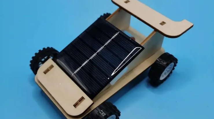 Машинка на солнечной батарее