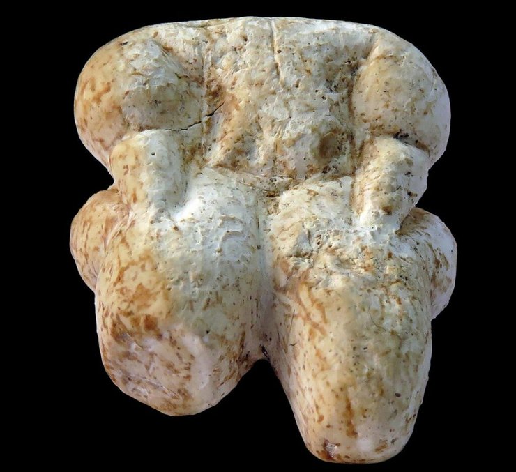 археологи обнаружили немало артефактов во время раскопок