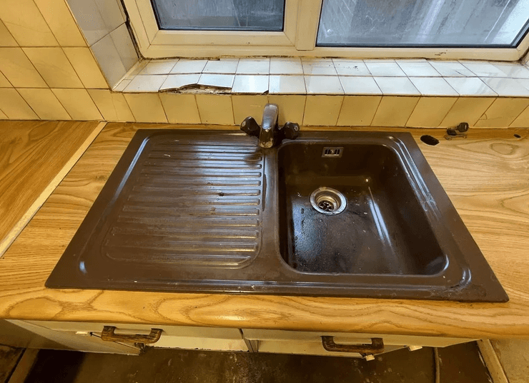 Грязный дом, клининг, заброшенный дом, дом барахольщика, не убирались 20 лет, грязь на стенах, убрали дом за сутки,