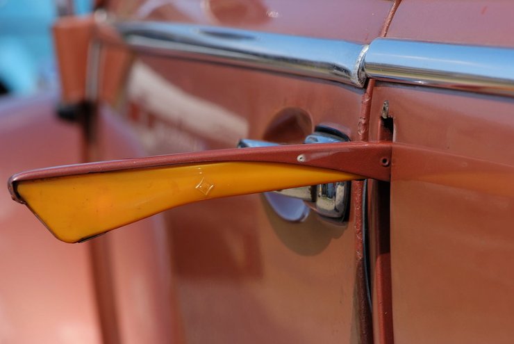 Флоренс Лоуренс, винахідниця "поворотників", винахідниця автомобільних сигналів повороту