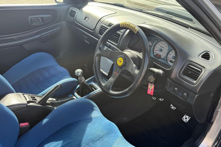 салон Subaru Impreza