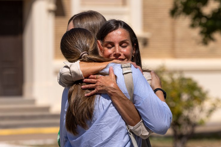 Королева Летиция с дочерью