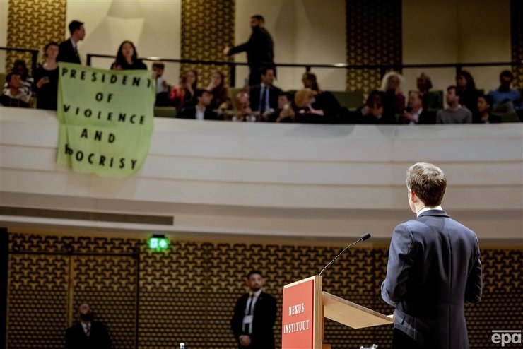 Эммануэль Макрон, демонстрант, задержание, полиция, лозунги, протест против Макрона, пенсионная реформа