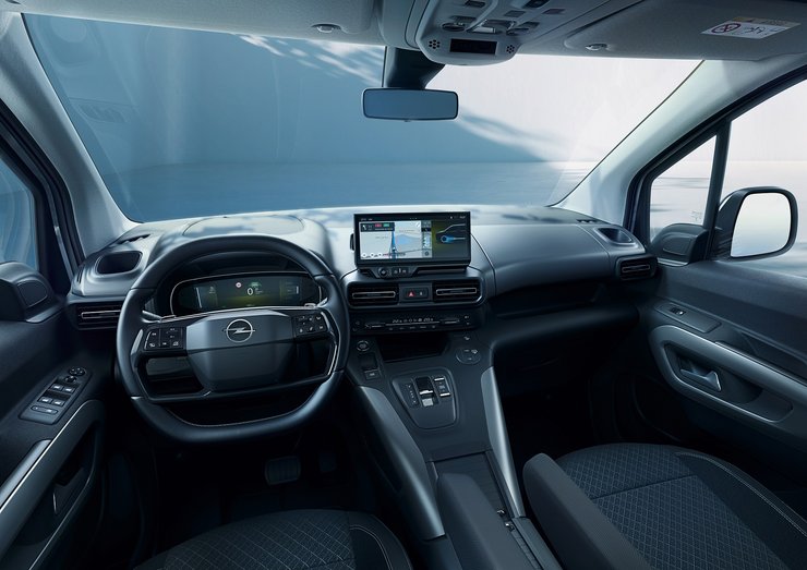 салон Opel Combo, новий Opel Combo, Opel Combo 2024, електромобіль Opel