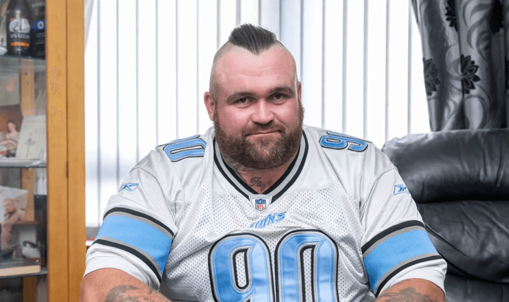 Майклу Кэролу, победителю лотереи