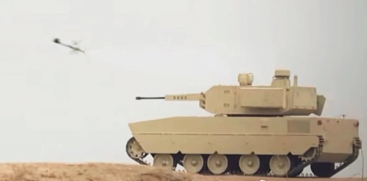 Испытания роботизированного танка в Китае