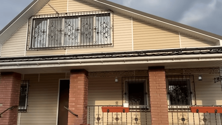 Дом снаружи