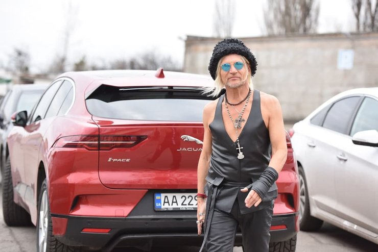 Олег Скрипка, Красное и черное, Два кольори