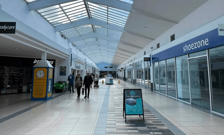 Торговый центр Kingsway, недвижимость, дом, тайный покупатель, низкая цена, цена дома, стоимость дома, Kingsway, Starbucks