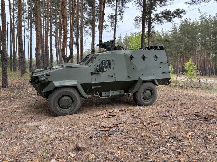 український броньовик