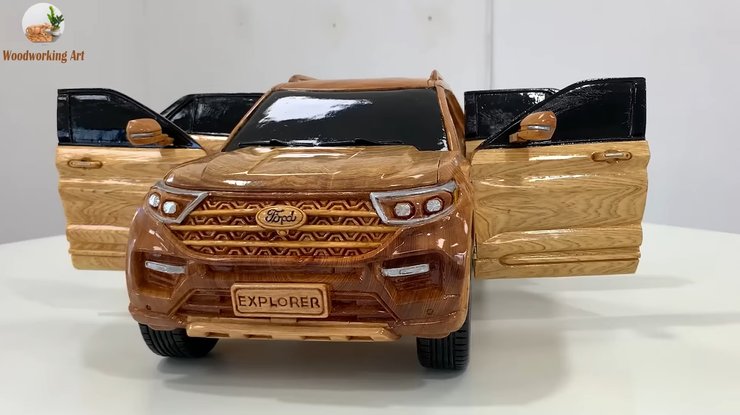Ford Explorer из дерева