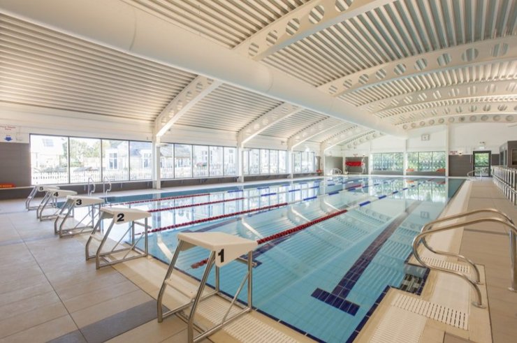 бассейн в британской школе