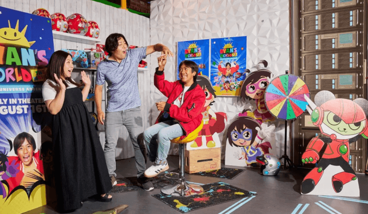 7-летний мальчик заработал $22 миллиона на роликах в YouTube