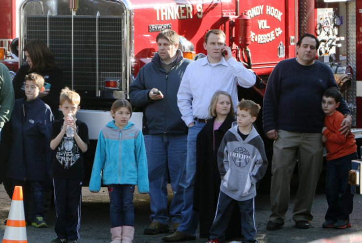 масовий розстріл у школі сенді-хук
