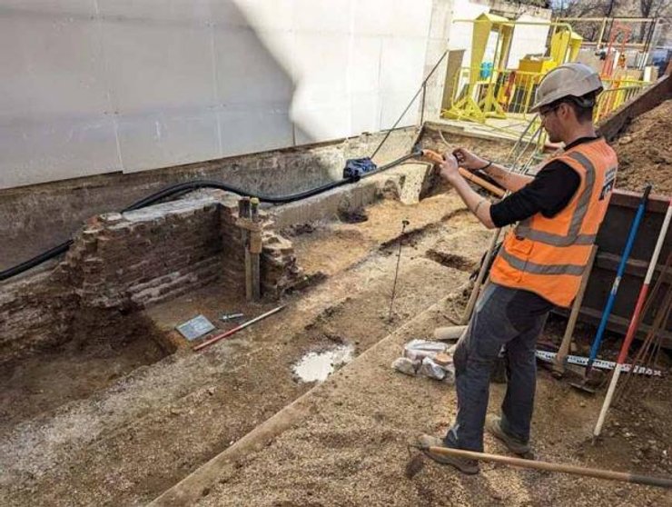 раскопки, Лондон, археологи, археология, история, открытие, яма, ров, город, поселение, развитие, дом, очаг, городской центр, Национальная галерея