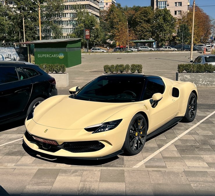 Ferrari 296 GTB, елітні авто, найдорожчі авто в Україні