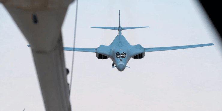 Стратегический бомбардировщик B-1B Lancer может нести ядерное оружие