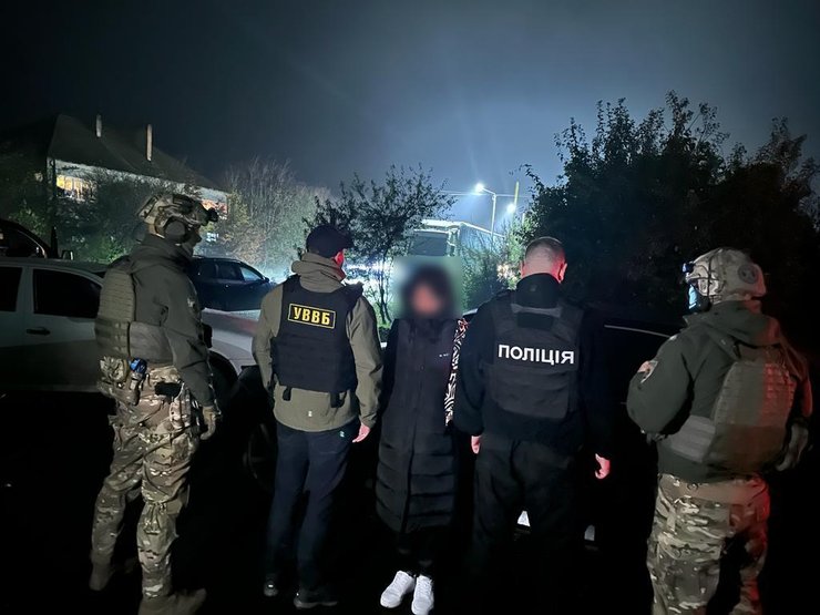 Государственная пограничная служба Украины задержала нарушительницу на Закарпатье — переправляла через границу уклонистов