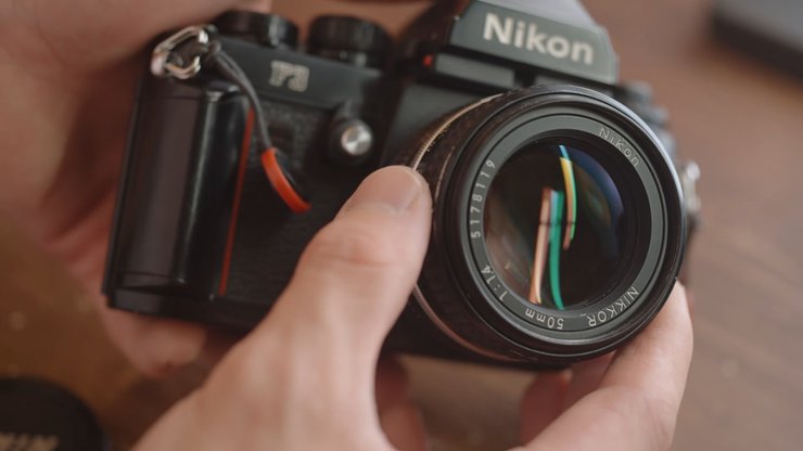 Камера Nikon F3 Плівкова камера Nikon F3