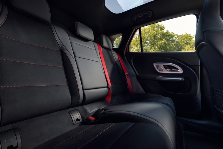 салон Mercedes GLA
