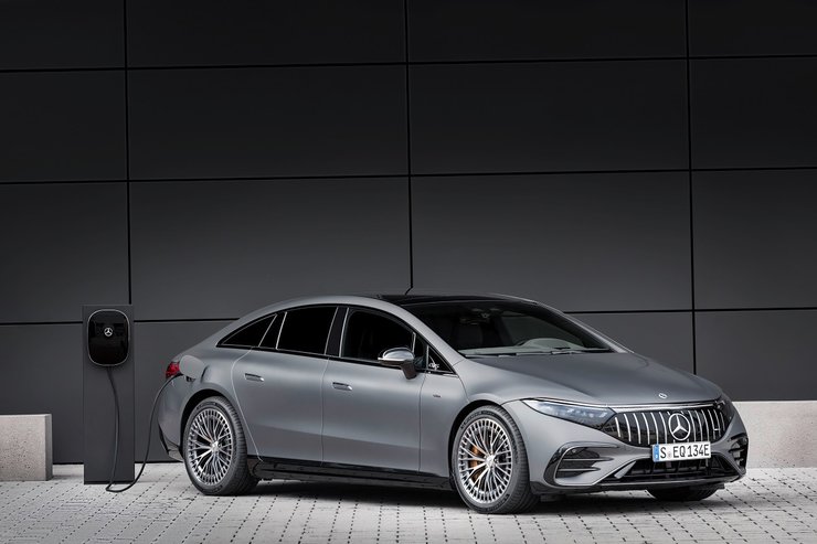 Mercedes-AMG EQS 53 4MATIC+, электромобиль, электрический спорткар, спортивный автомобиль, Mercedes-Benz, AMG, зарядка єлектромобиля, зарядное устройство