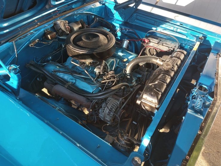 Двигатель Plymouth V8