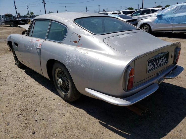 Aston Martin DB6