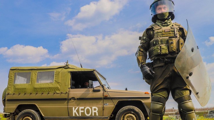 kfor, контингент нато в косово, нато на балканах, нато в косово, криза на балканах, війна на балканах