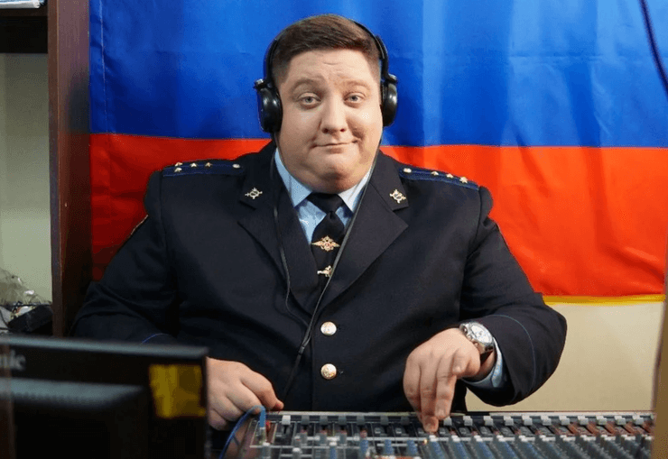 Роман Попов