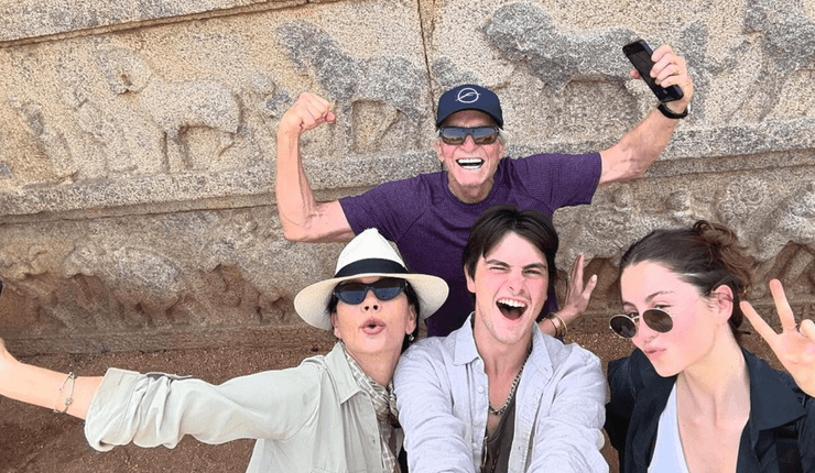 Кэтрин Зета-Джонс и Майкл Дуглас с детьми