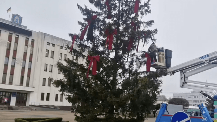 ялинка бровари скандал