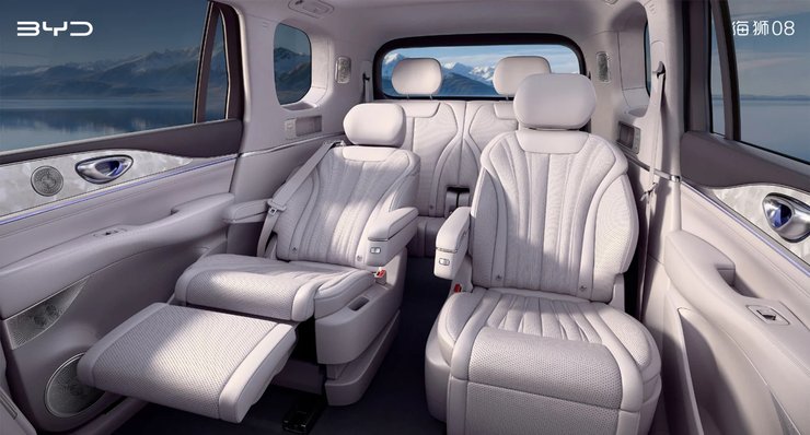 салон BYD Sealion 08