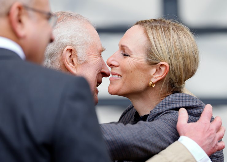 Король Чарльз ІІІ та Зара Тіндалл