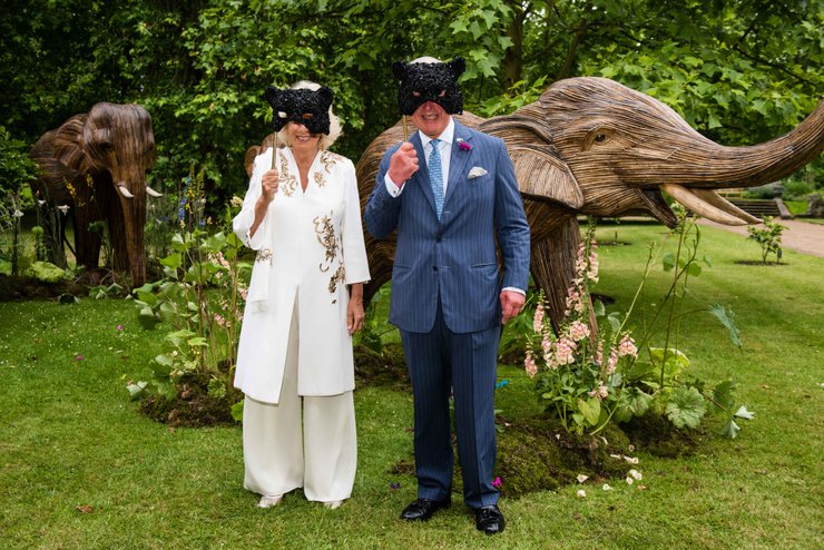 Большинство костюмов принца было пошито еще в начале 1990-х